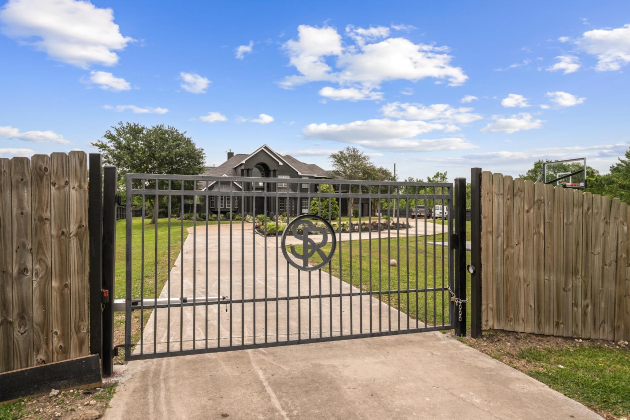 2027 Cullen Boulevard 865