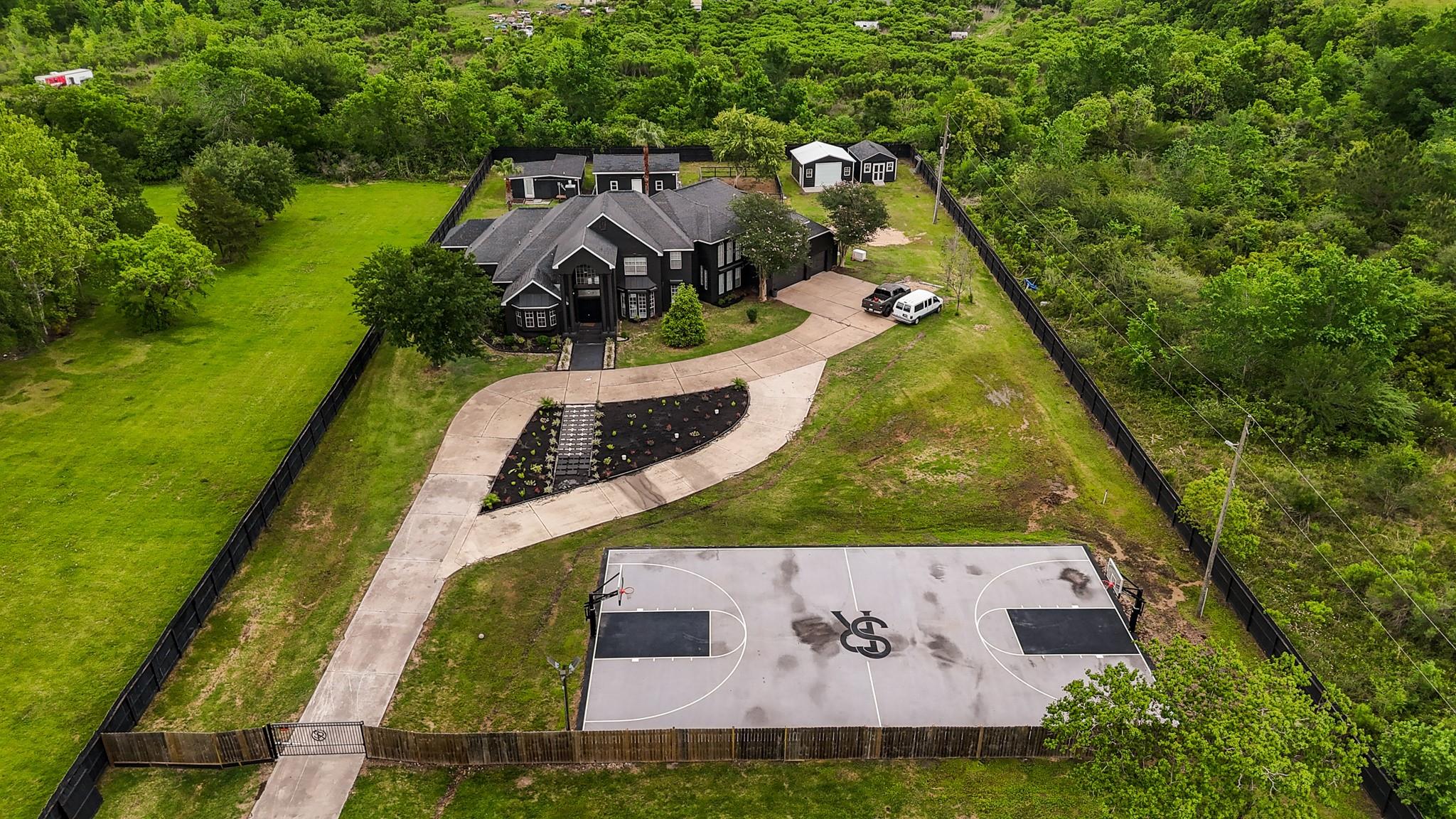 2027 Cullen Boulevard 865