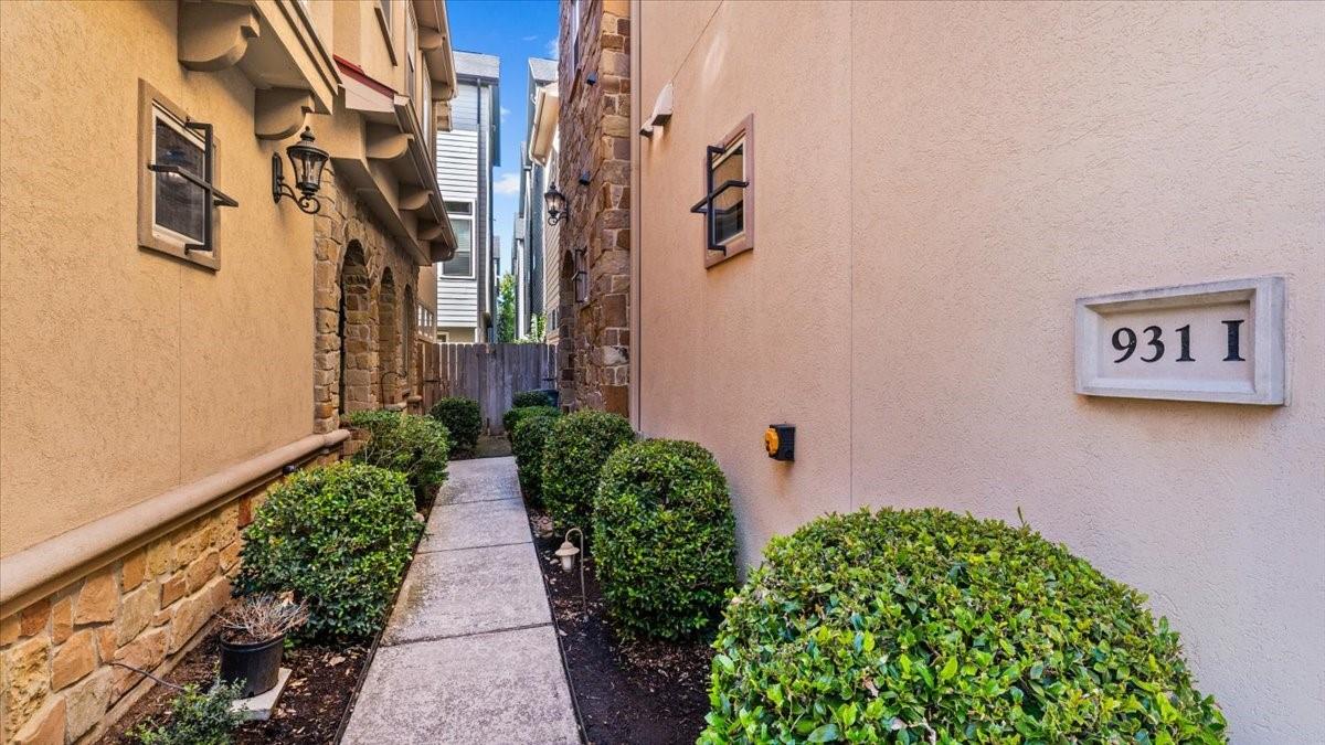 931 W 23rd Street I