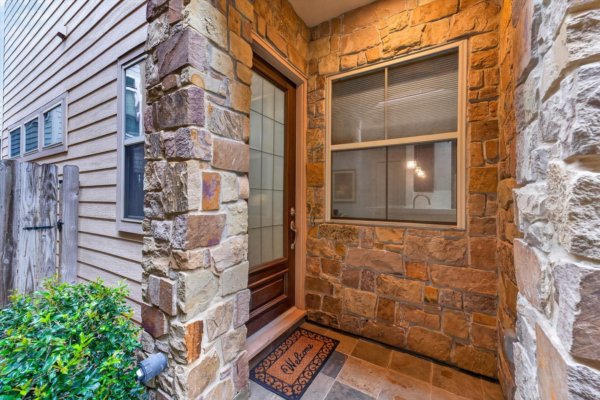 931 W 23rd Street I