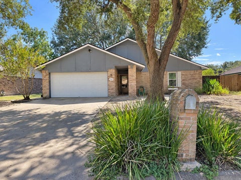 Photo of 1302 Marlin Court, Bay City, TX 77414 (MLS # 15193840)