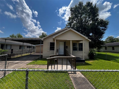 Photo of 3785 Goliad Street, Beaumont, TX 77705 (MLS # 18068216)
