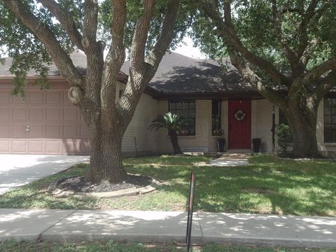 Photo of 806 Country Place Blvd Street, Pearland, TX 77584 (MLS # 55151738)