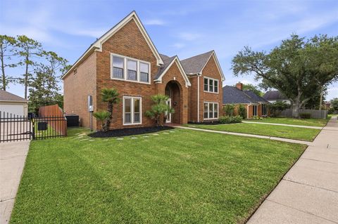 Homes For Sale - 2312 Pebble Beach Drive<br/> Galveston County, League City, TX 77573