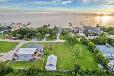 1436 Bayshore Drive Kemah TX 77565