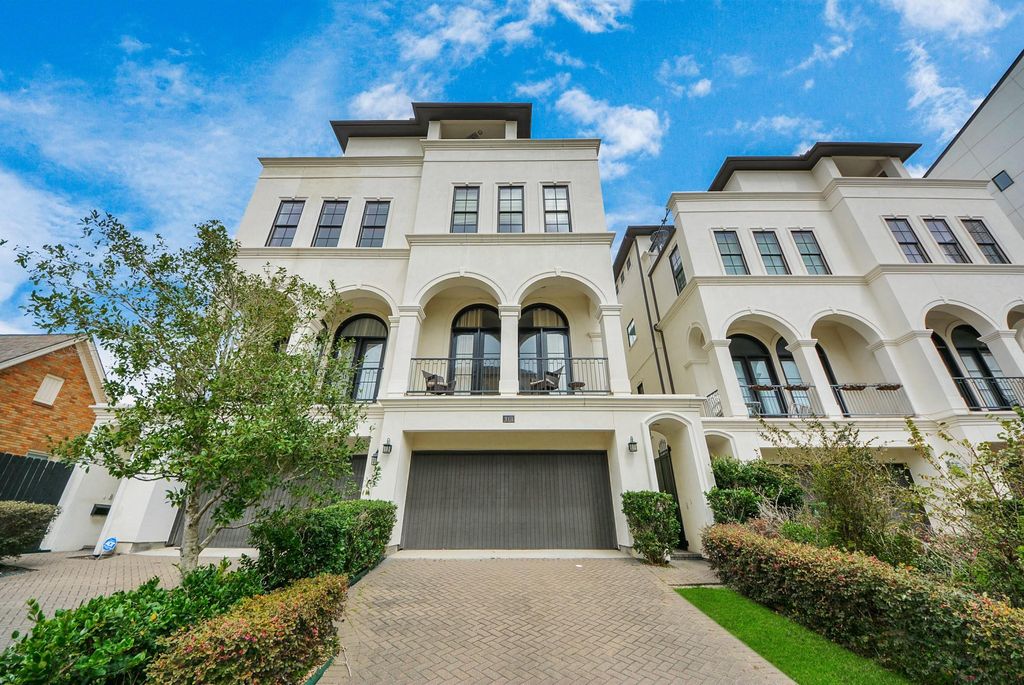 Photo of 314 W Clay Street, Houston, TX 77019 (MLS # 65730445)