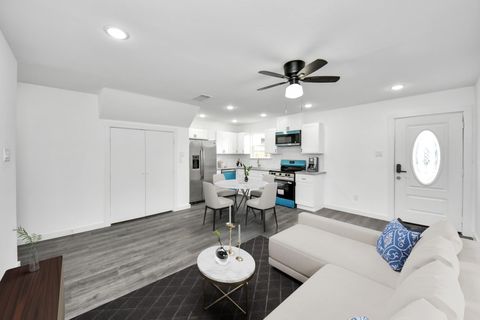 Photo of 2310 Wavell Street #B, Houston, TX 77088 (MLS # 3332993)