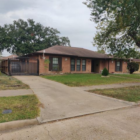Photo of 8111 Meadville Street, Houston, TX 77061 (MLS # 88738791)