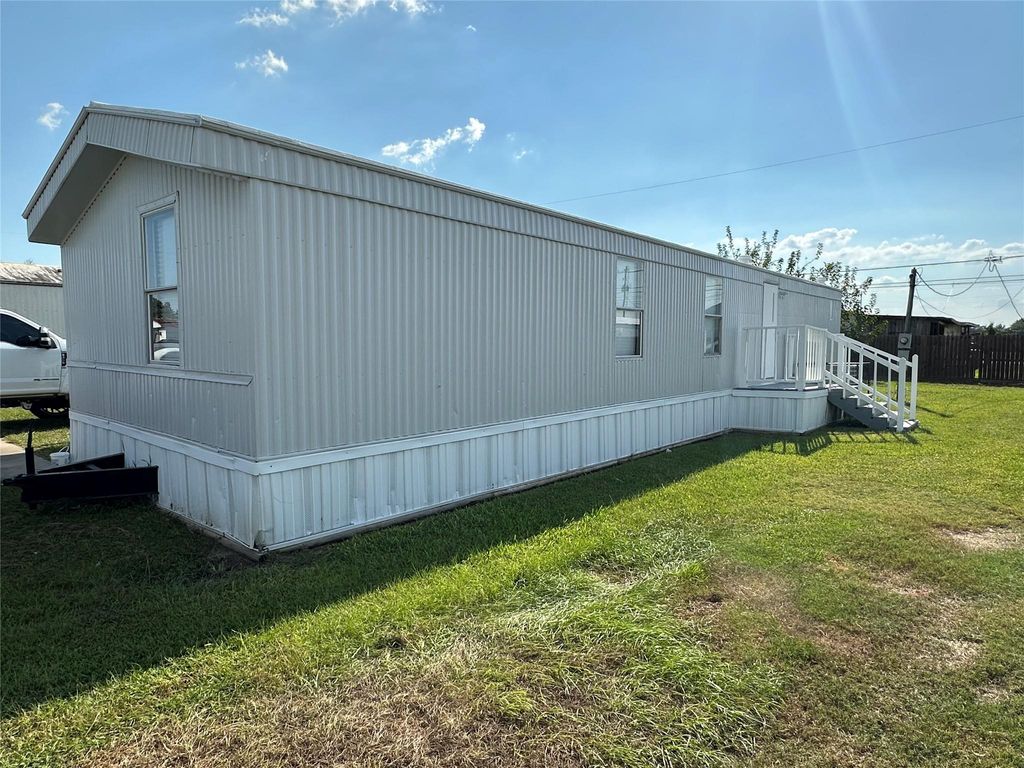 Photo of 2021 N Battlebell Road #15, Highlands, TX 77562 (MLS # 5584991)