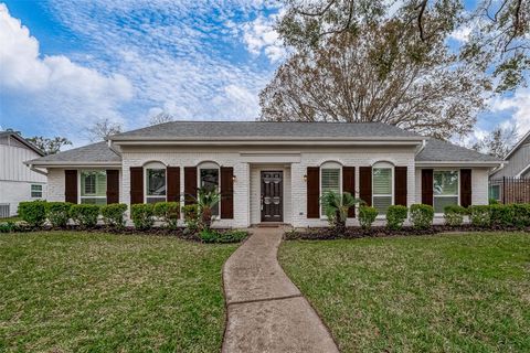 Photo of 2607 Moss Hill Drive, Houston, TX 77080 (MLS # 16798619)