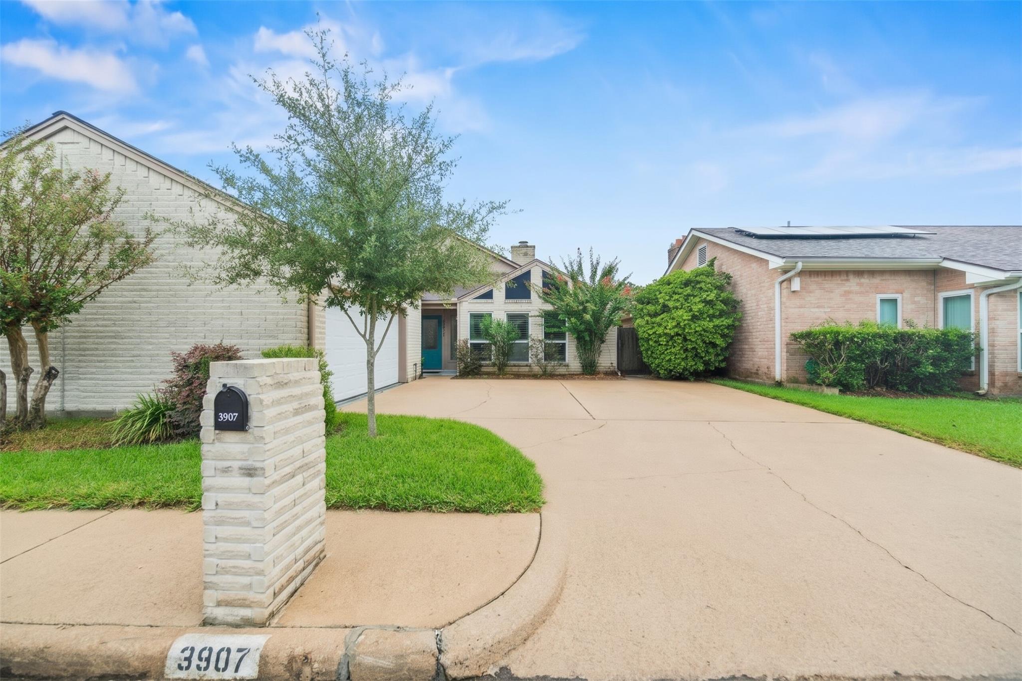 3907 Cedar Valley Drive