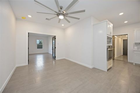 Photo of 711 W Sidnor Street, Alvin, TX 77511 (MLS # 37400297)