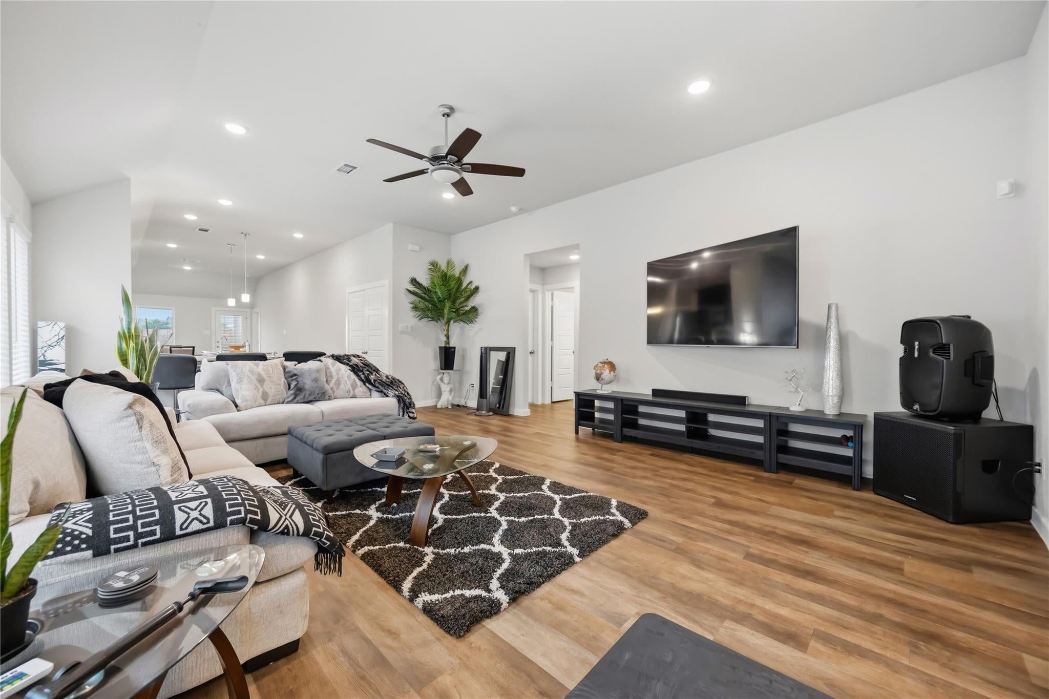 8118 Royal Breeze Drive