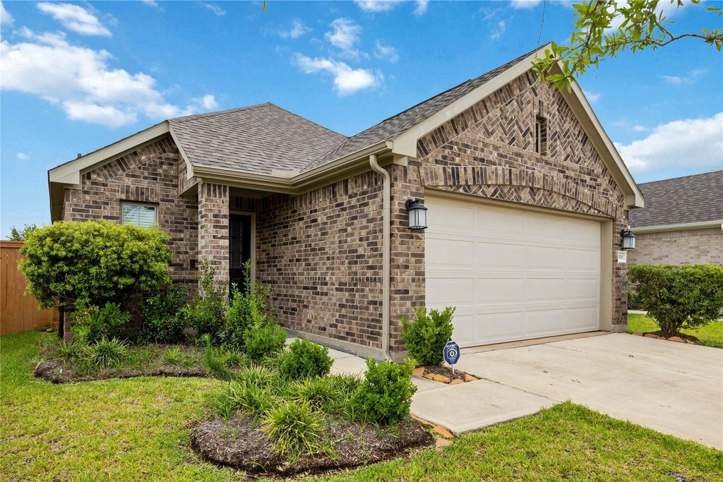 Photo of 8118 Royal Breeze Drive, Cypress, TX 77433 (MLS # 54144120)