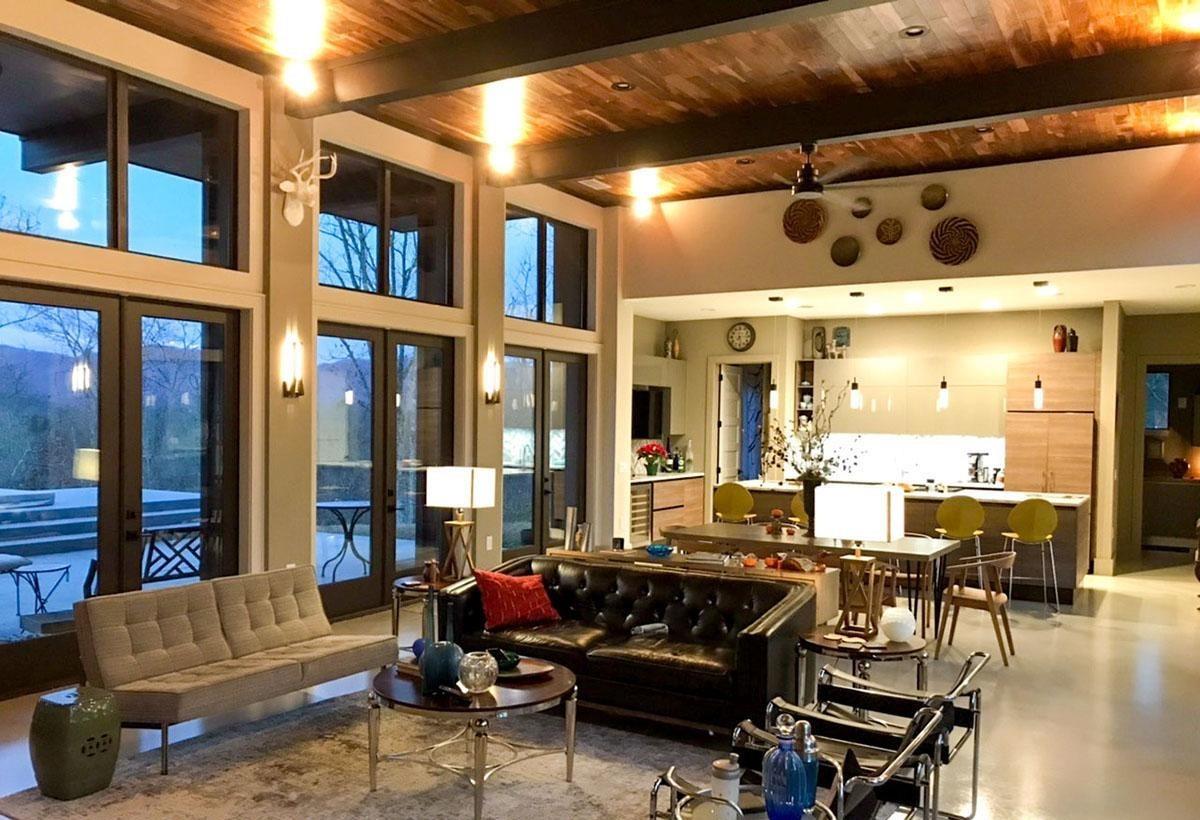 611 Hillcrest Circle