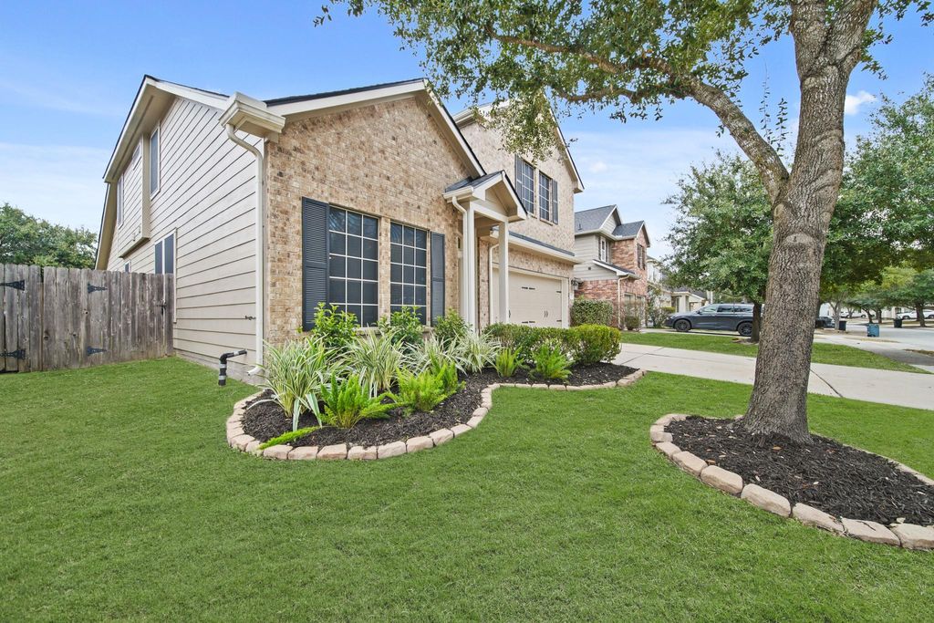 Photo of 12923 Pecan Shores Drive, Houston, TX 77044 (MLS # 93980885)