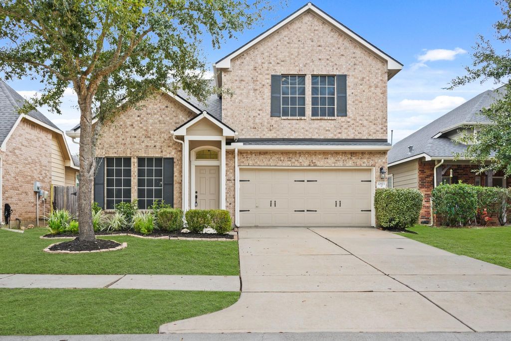 Photo of 12923 Pecan Shores Drive, Houston, TX 77044 (MLS # 93980885)