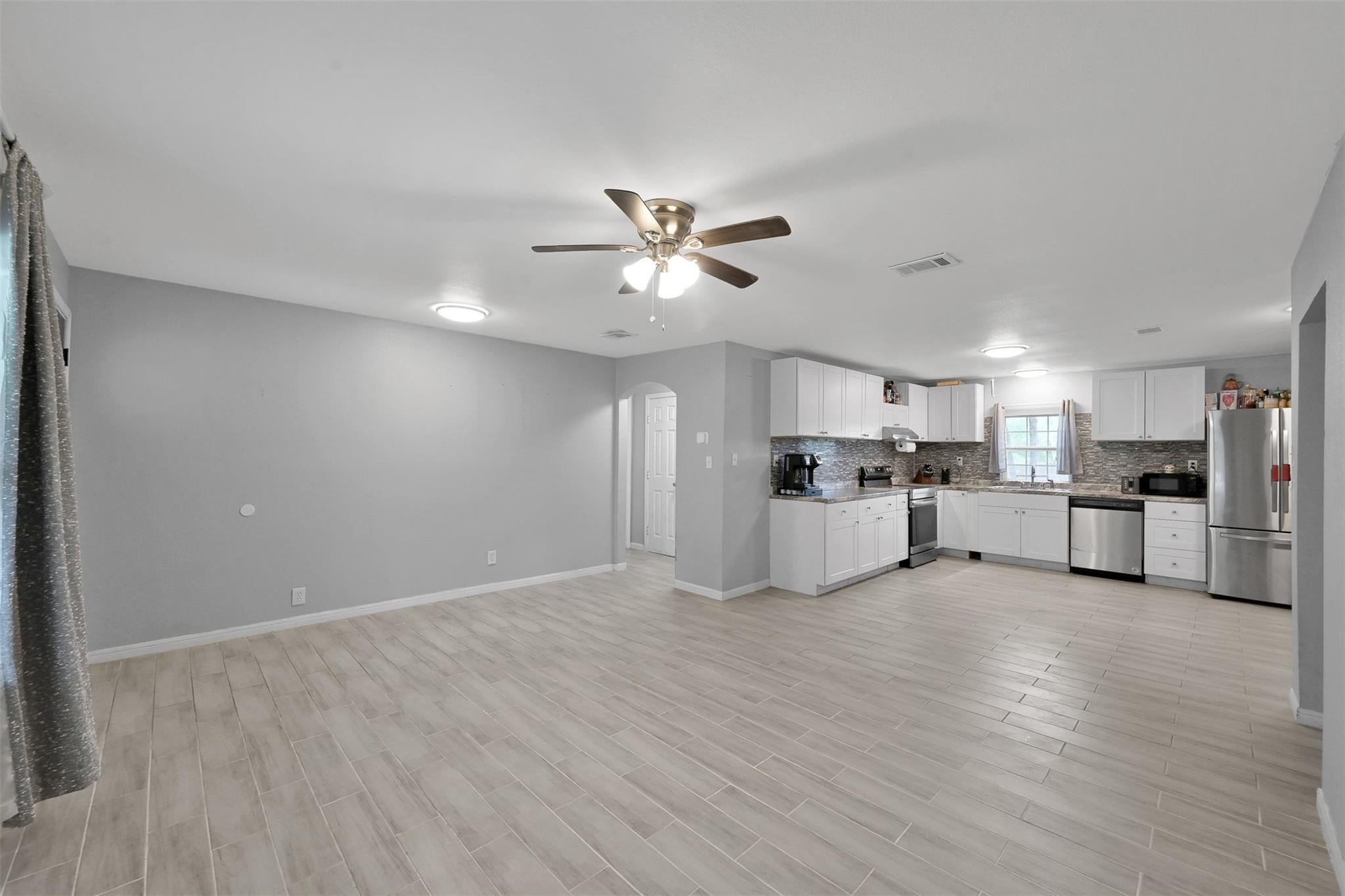 216 S Magnolia Drive
