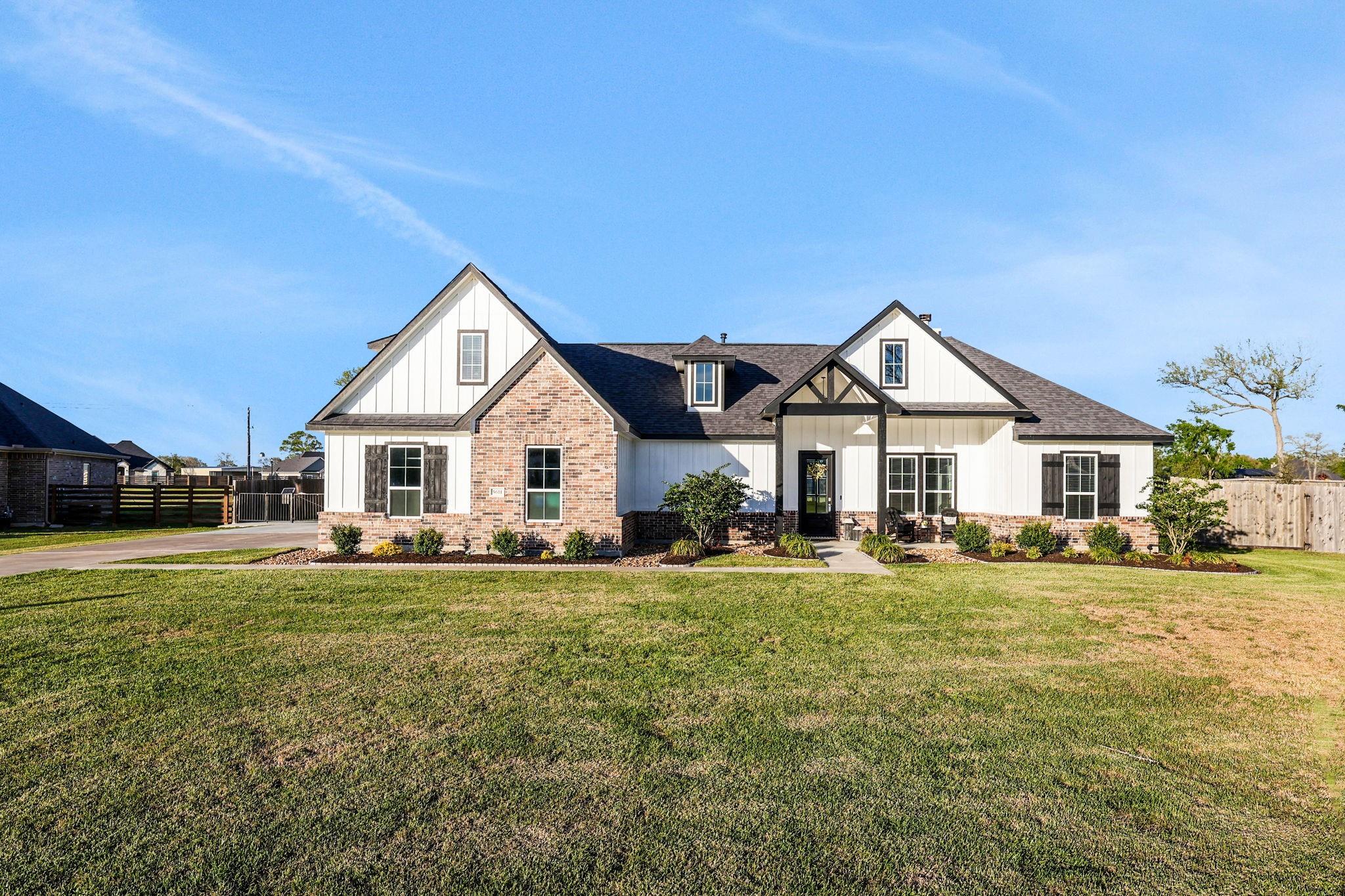 5611 Arrowhead Point Drive