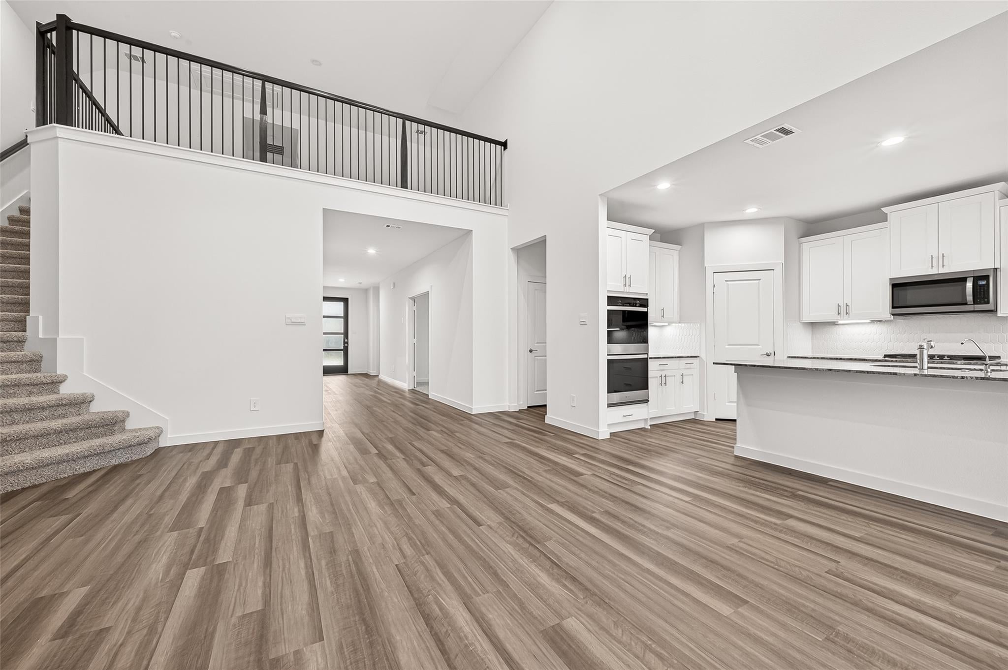2818 Lemon Zest Path