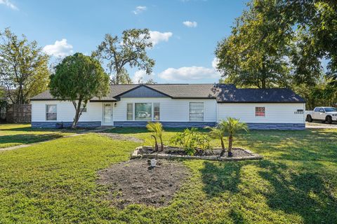 Photo of 11020 Munn Street, Houston, TX 77029 (MLS # 48544901)