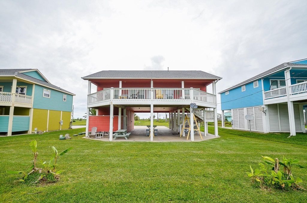 Photo of 3346 Pirates Cove, Crystal Beach, TX 77650 (MLS # 53907677)