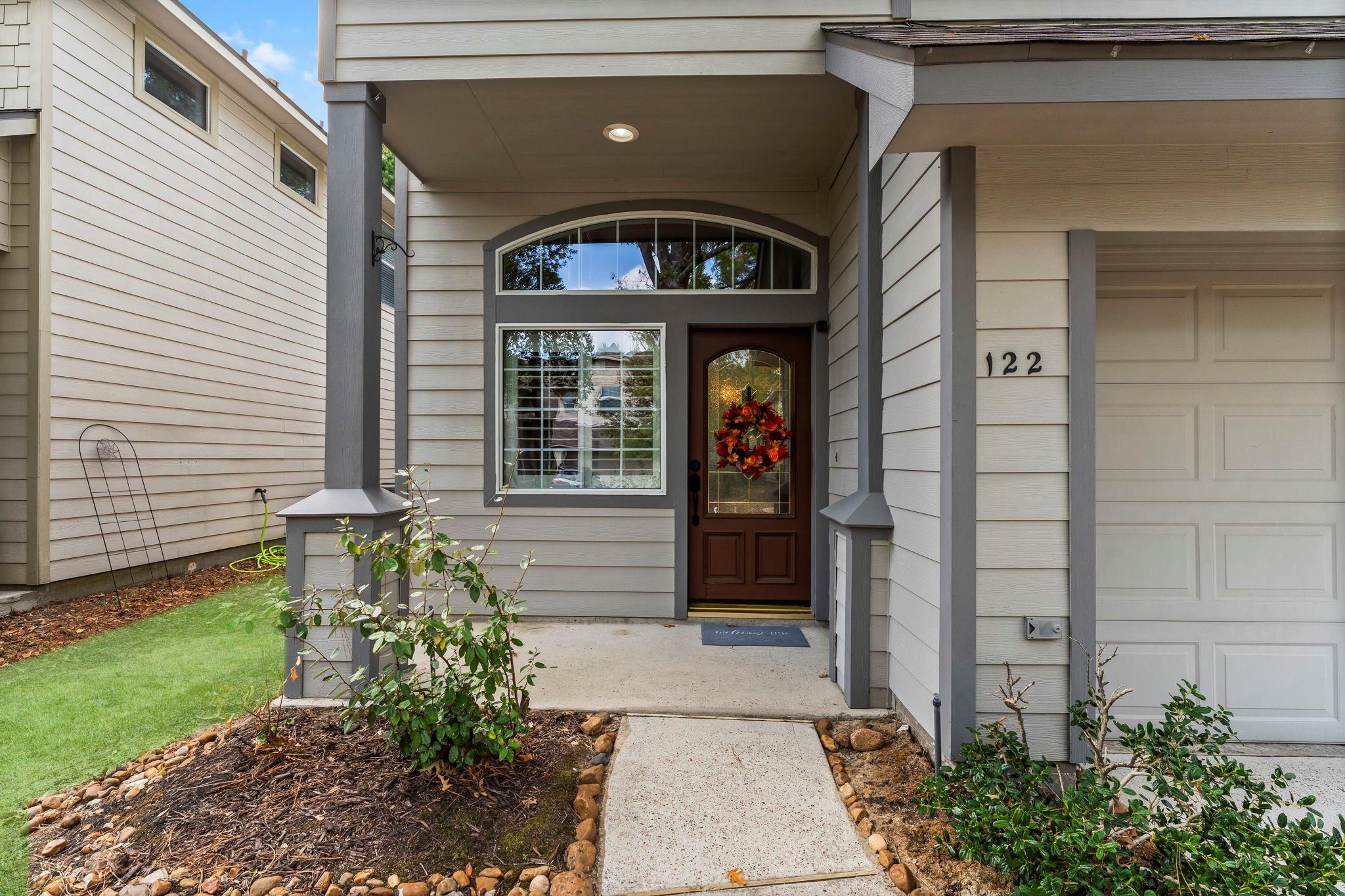 122 W Burberry Circle