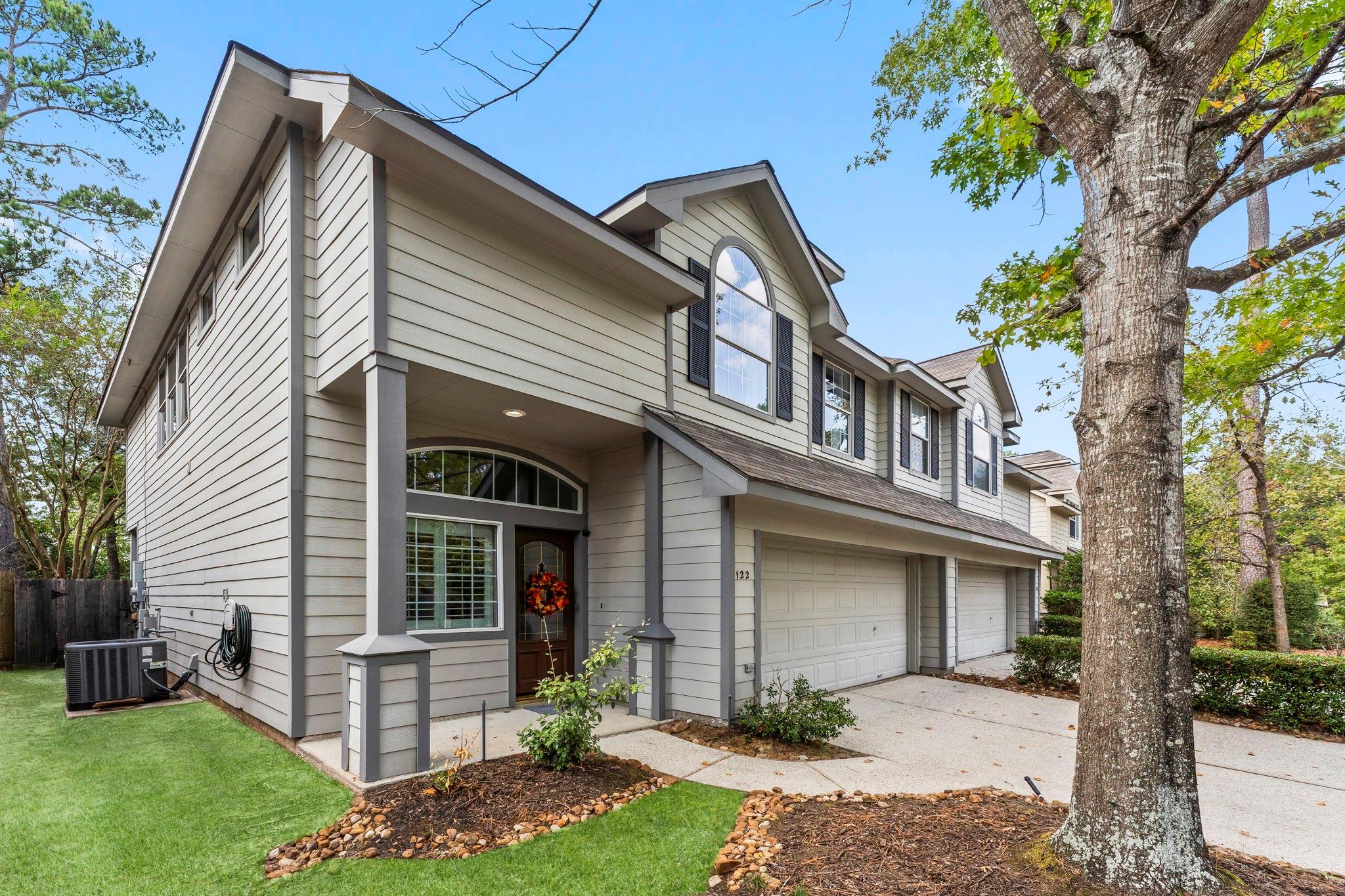 122 W Burberry Circle