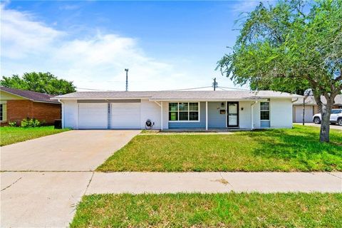 Photo of 1614 Santa Fe Drive, Kingsville, TX 78363 (MLS # 38962999)