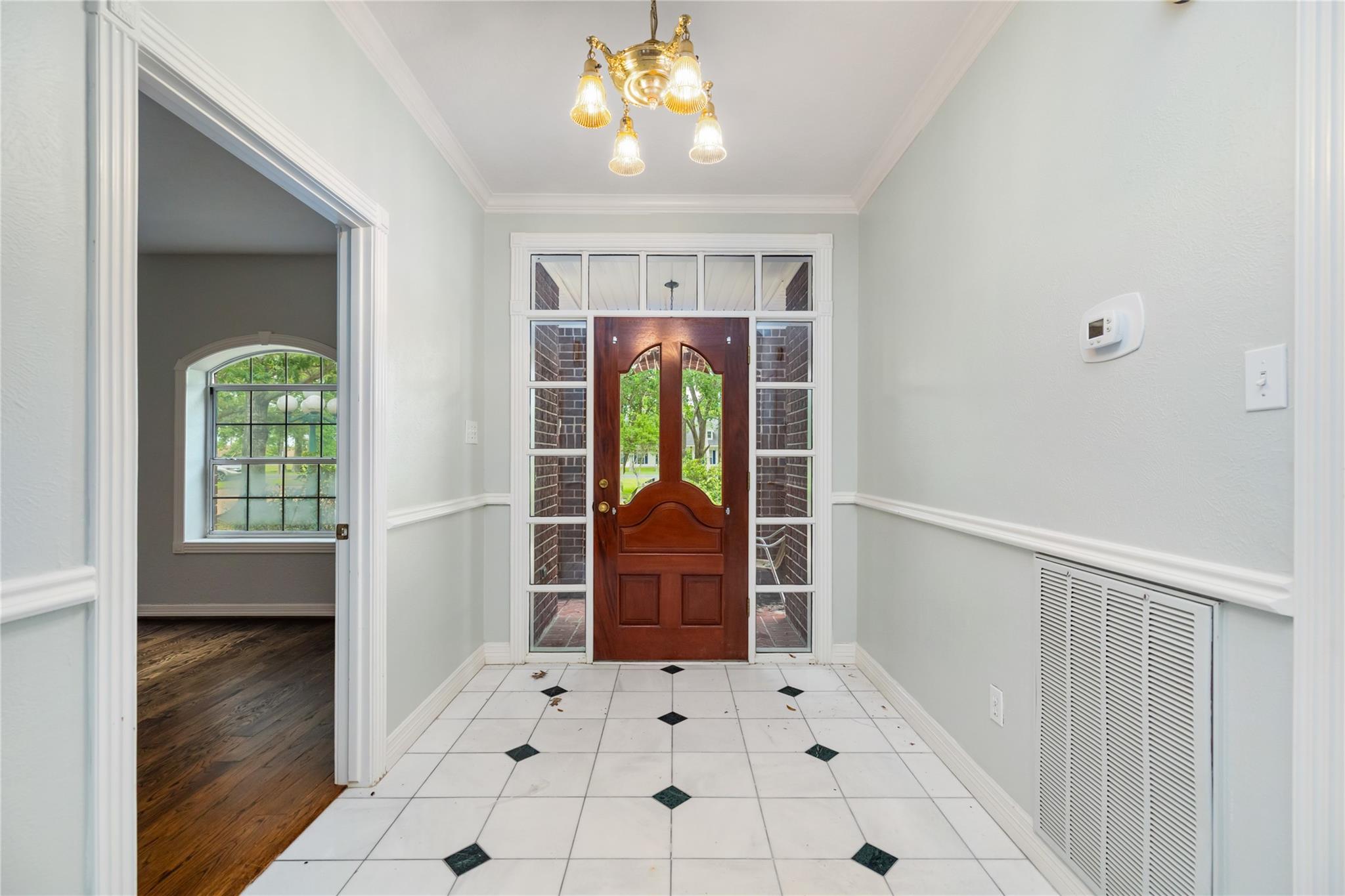 106 River Oaks Dr
