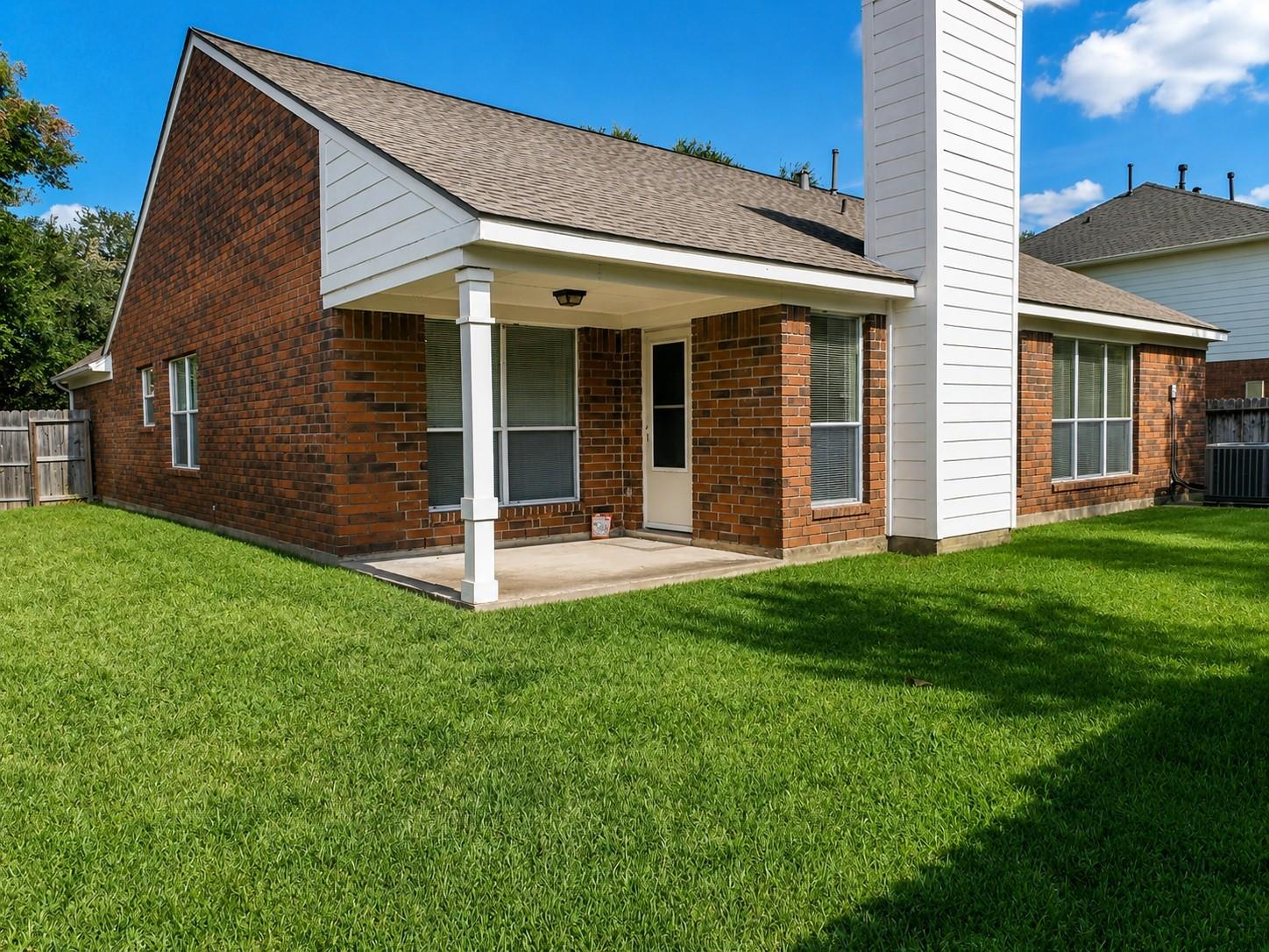 3904 Spring Circle Drive E