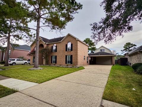 Photo of 305 Oak Creek Court, League City, TX 77573 (MLS # 2914338)