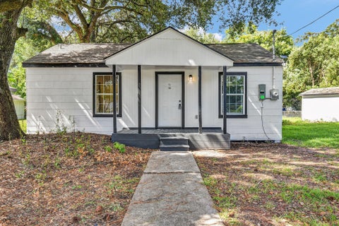 Photo of 1332 Montgomery Street, La Marque, TX 77568 (MLS # 20006169)