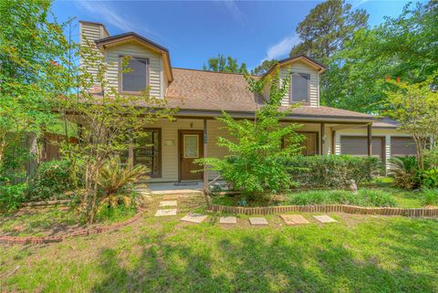 Photo of 647 Moose Drive, Onalaska, TX 77360 (MLS # 47766137)