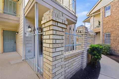 Photo of 12550 Whittington Drive #303, Houston, TX 77077 (MLS # 47434349)