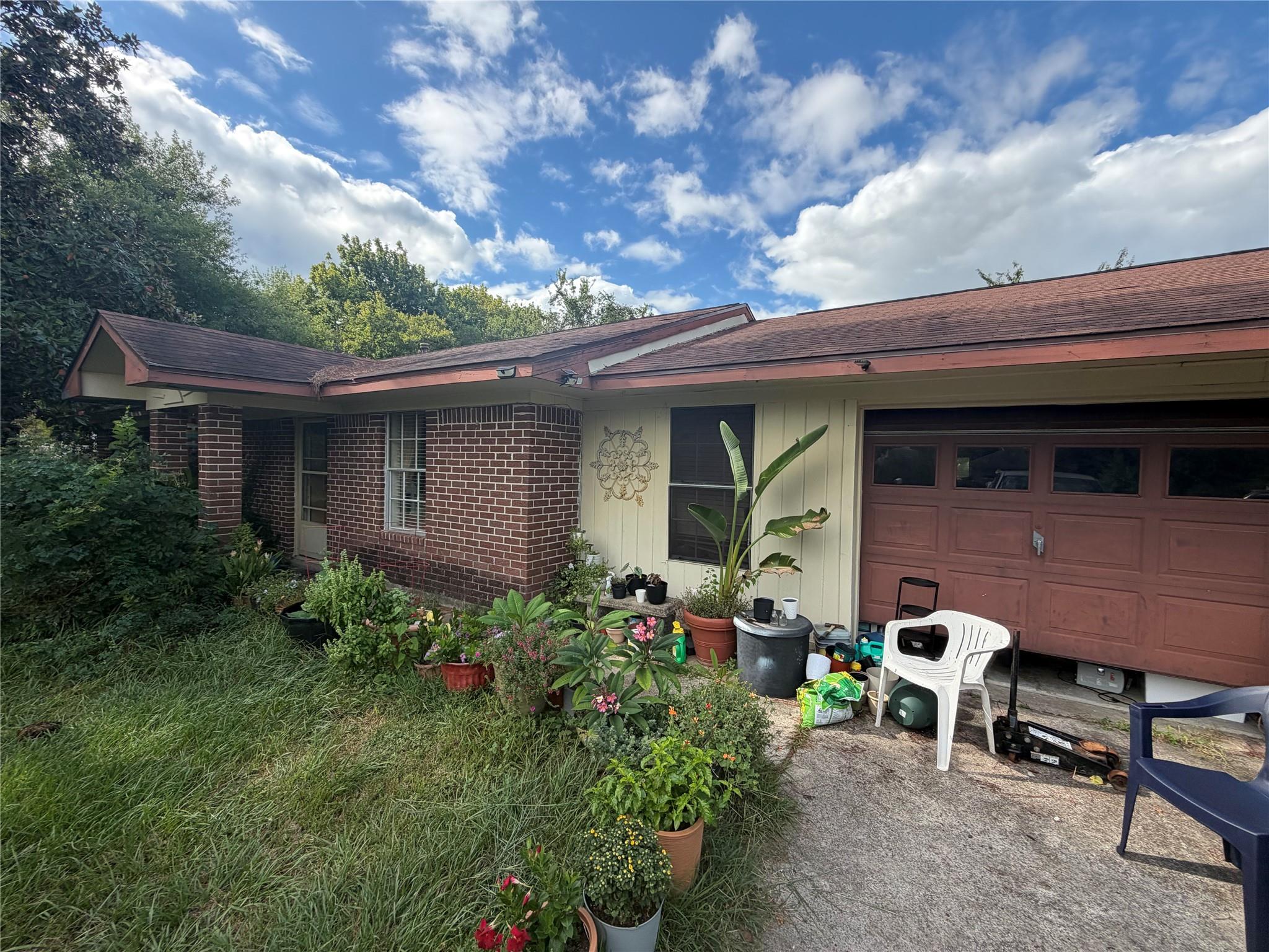 1014 Delesandri Lane