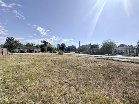 Photo of 6201 Fairchild, Houston, TX 77028 (MLS # 87859743)