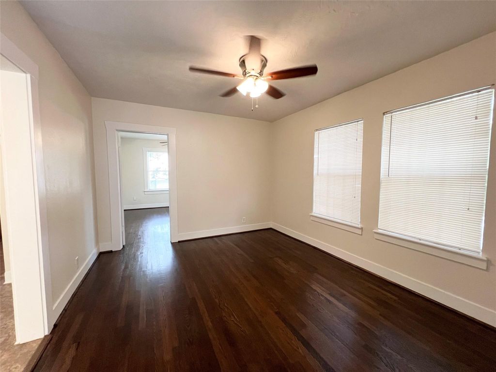 Photo of 101 W 12th St #UP, Houston, TX 77008 (MLS # 86156677)