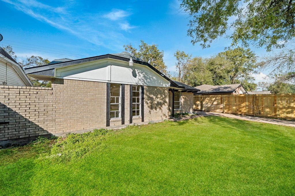 Photo of 11059 Vailview Drive, Houston, TX 77016 (MLS # 72303207)