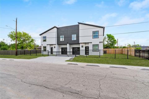 6186 Eastland Street A-B Houston TX 77028