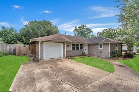 Photo of 5330 Pagewood Lane, Houston, TX 77056 (MLS # 69714301)