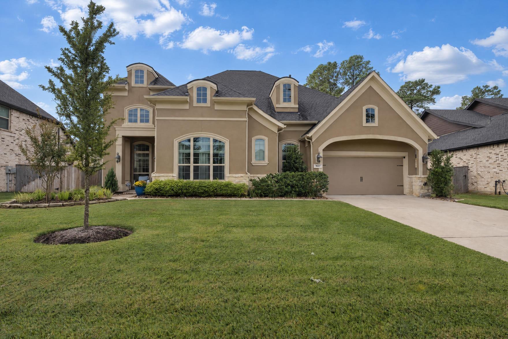 907 Marina Breeze Lane