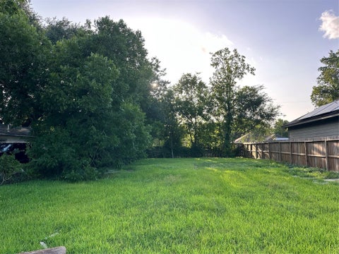 Vacant Land For Sale - 7822 Mclean Street<br/> Houston, TX 77051