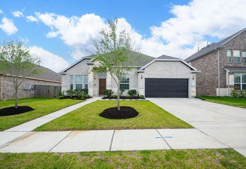 Photo of 62 Carmel Drive, Manvel, TX 77578 (MLS # 39323173)