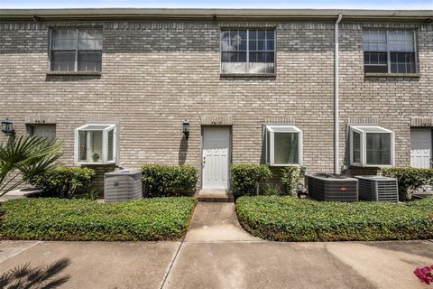 Photo of 7617 Cambridge Street #7617, Houston, TX 77054 (MLS # 28730461) Photo of 7617 Cambridge Street #7617, Houston, TX 77054 (MLS # 28730461)