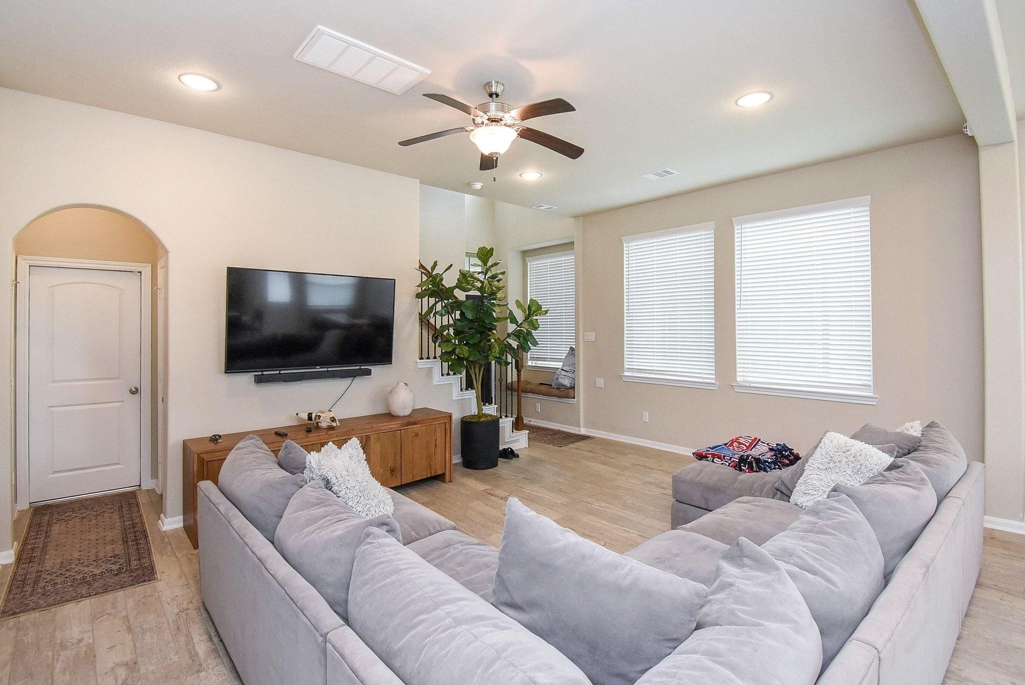 8726 Laurel Crest Drive