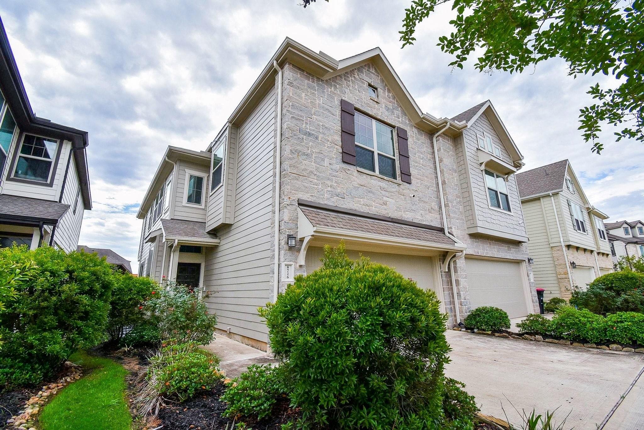 8726 Laurel Crest Drive