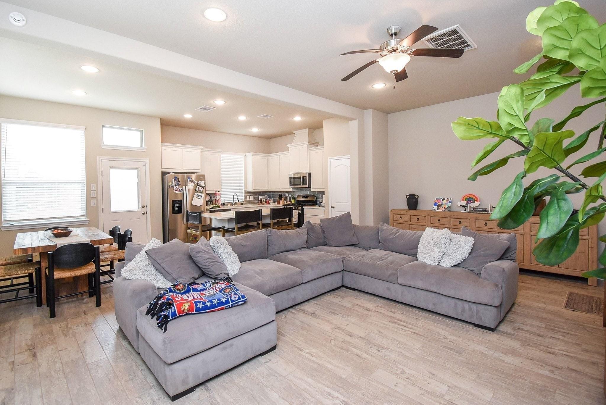 8726 Laurel Crest Drive