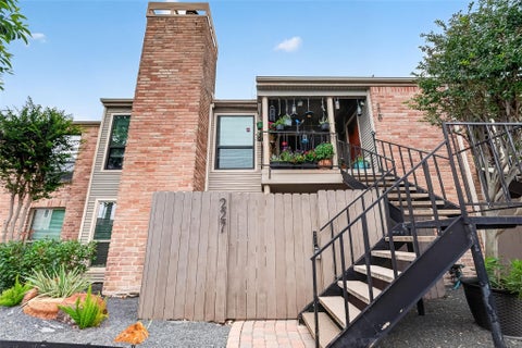 Photo of 3700 W Clay Street #227, Houston, TX 77019 (MLS # 33937559)