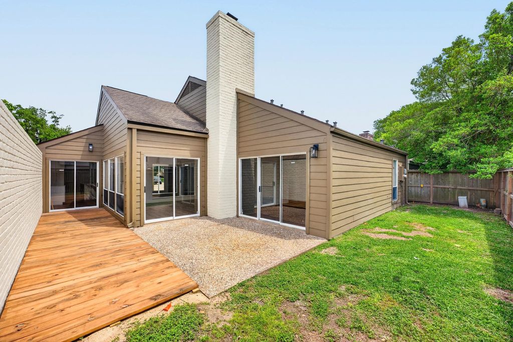 Photo of 2218 Ashford Hollow Lane, Houston, TX 77077 (MLS # 54069322)